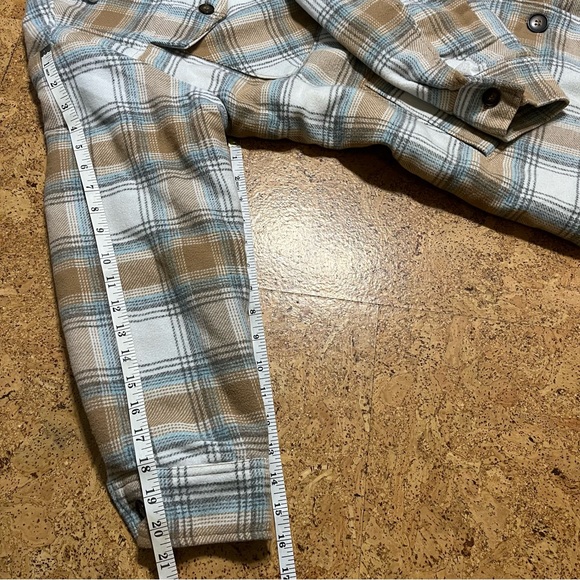 Love Tree Sherpa Lined Flannel Plaid Button Chore Shacket Sz M - Picture 11 of 14